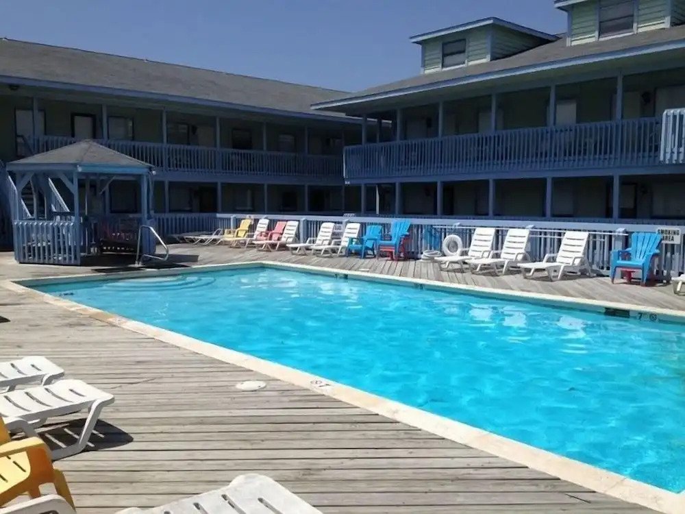 The Cove 217a 1 Bedroom Condo by RedAwning