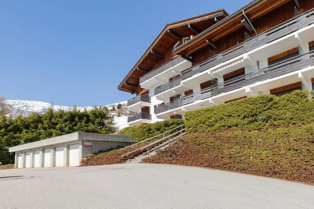 Bright 40 M2 With Balcony Mountain View