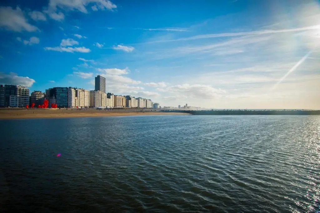 SEAVIEW Apartment 6p - OOSTENDE - Type SPA - 1-family bedroom-apartment - Spacious apartment with direct seaview - beachfront