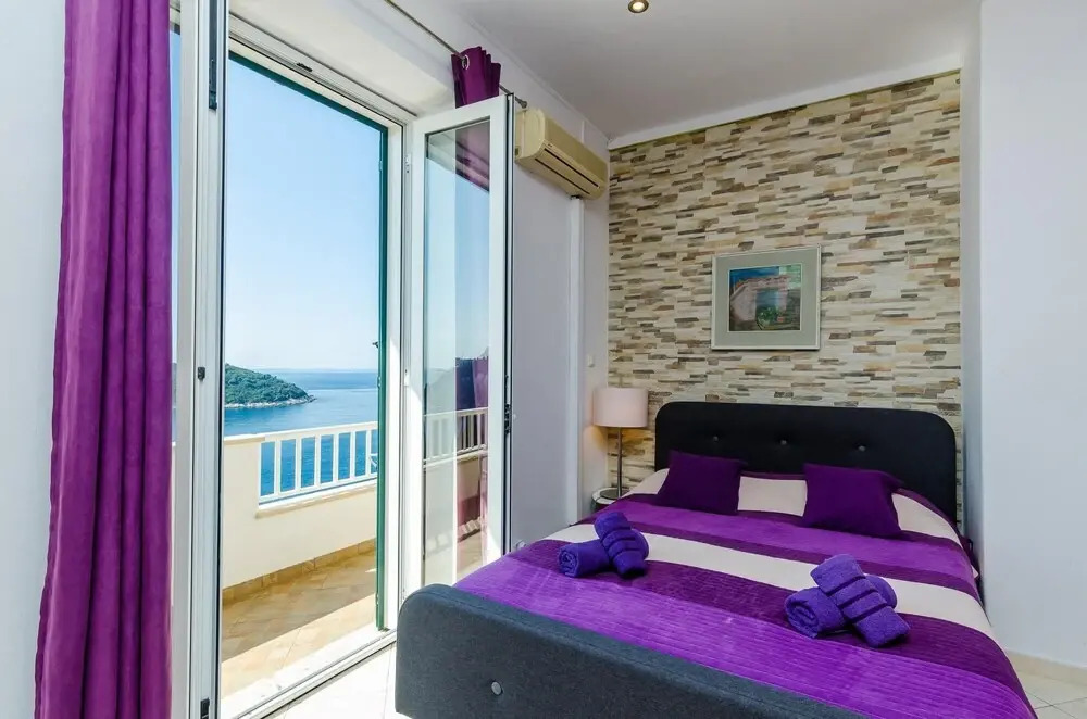 Villa Adrian - Six Bedroom Villa With Swimming Pool and Sea View ID Direct Booker 3663