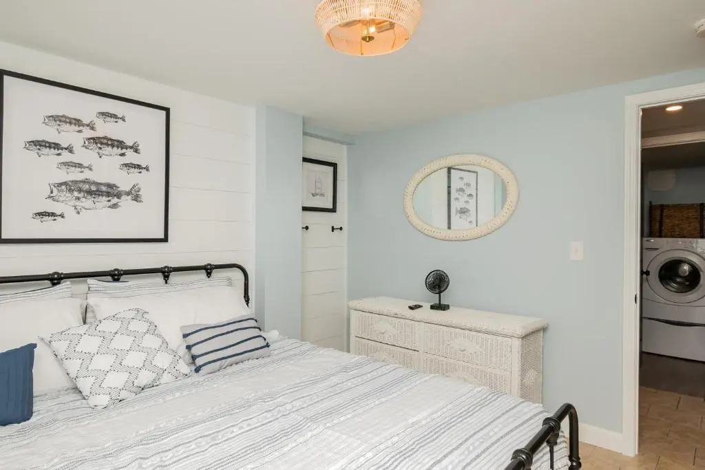 Sawyers Shore Shack by Oak Island Accommodations