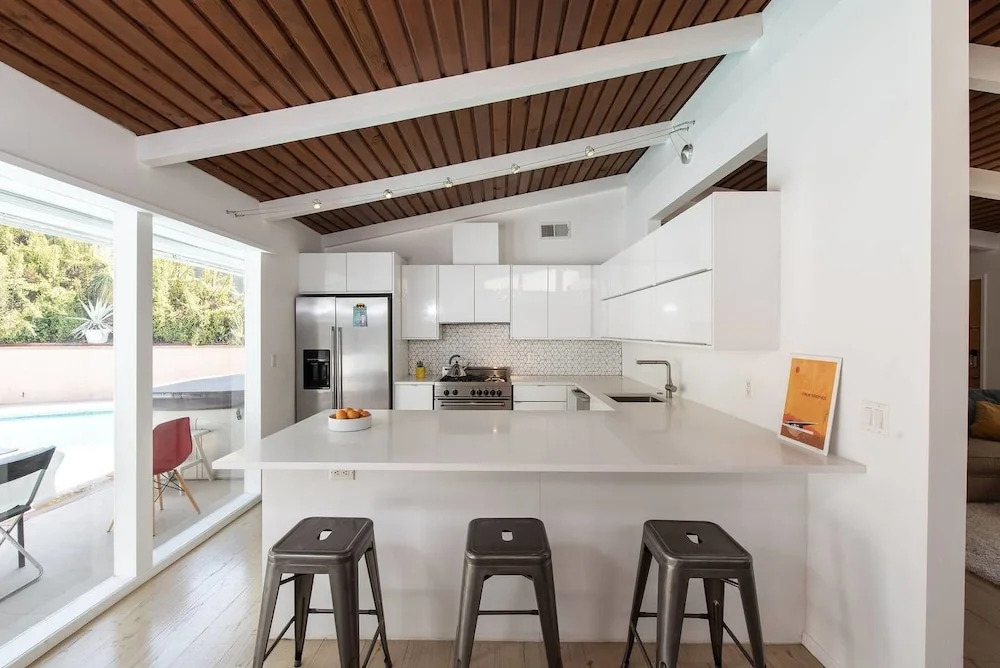 Mid-mod Pool Home With Palm Springs Vibe 2bdr