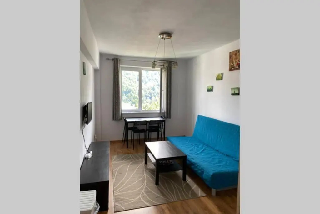 Extremely Quiet and Relaxing Apartment at the 4th Floor - No Elevator