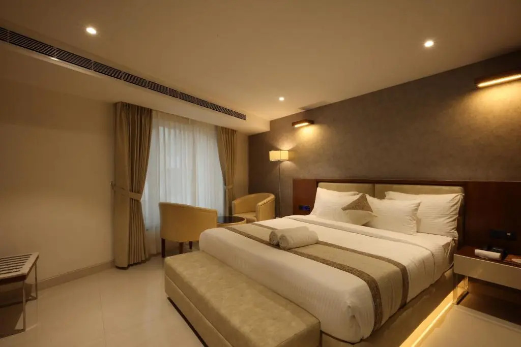 Royal Plaza Suites by RAK Rooms, Mangaluru