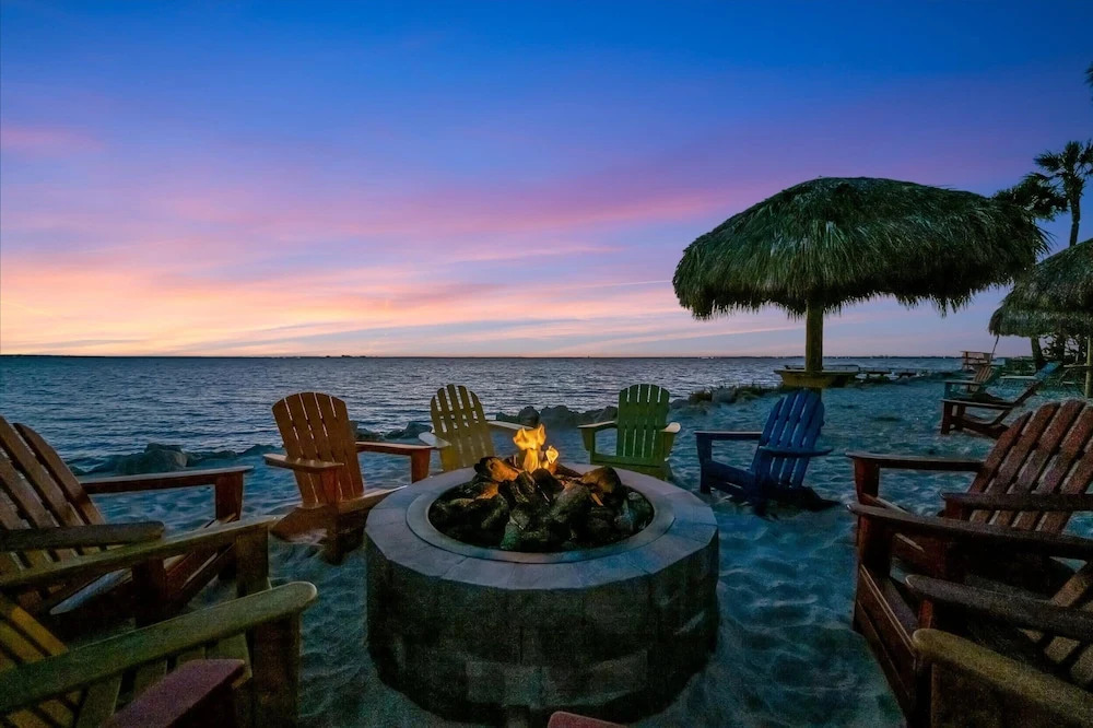 Waterfront Resort Condo Balcony Heated Pool