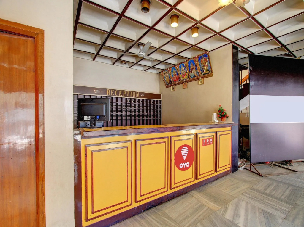 Capital O 12811 Hotel Sree Murugan