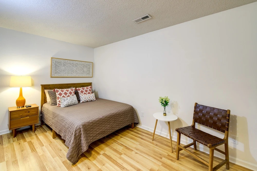 Pet-friendly Pigeon Forge Home w/ Deck!