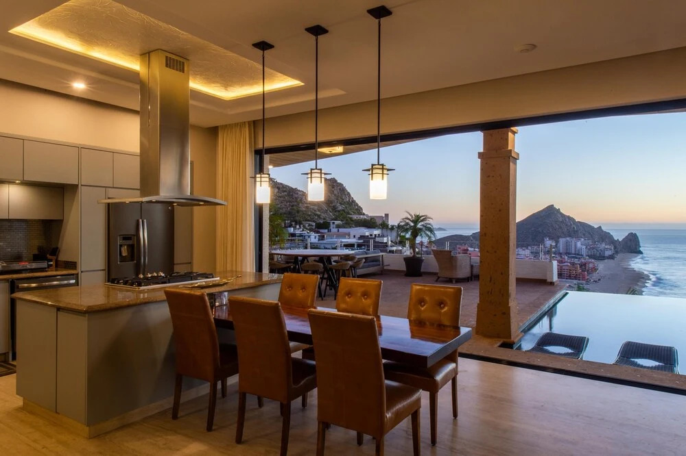 Great Cabo Location for Large Group at Villa Jade de Law