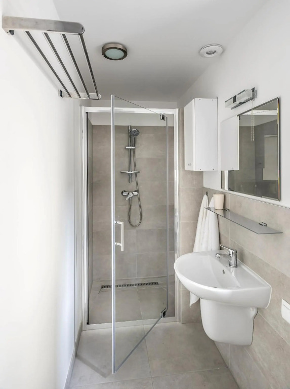 Green House - Two Bedroom Apartment