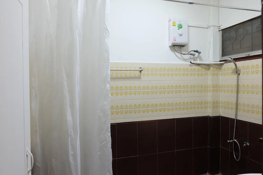 Manii Hostel Asoke