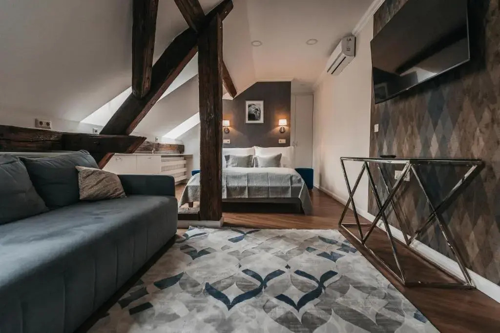 Room42 - Suites & Apartments