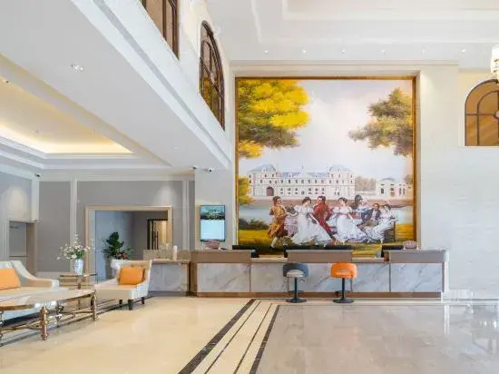 Vienna Hotel (Zhangye Gaotie West Railway Station Dafo Temple)