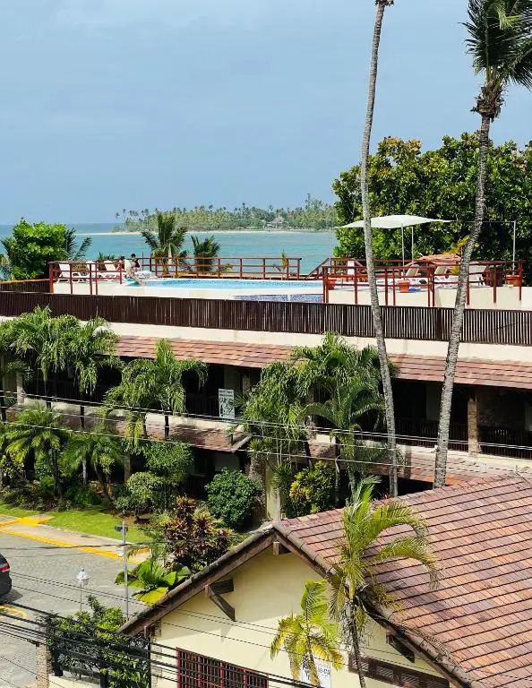 Lovely Beachfront 2 bedrooms condo with 2 pools