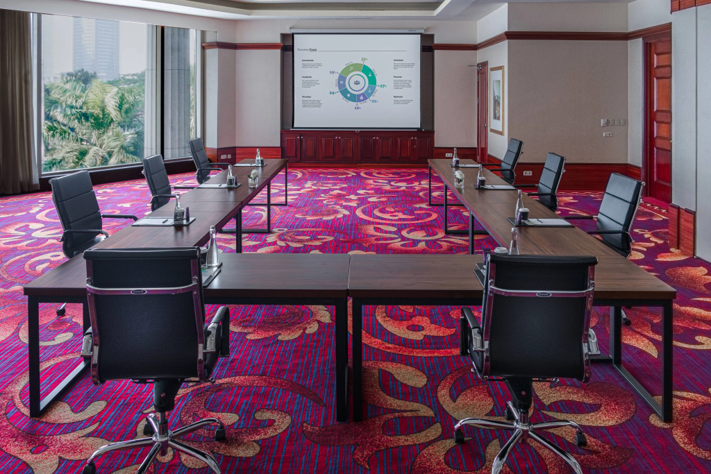 The Ritz-Carlton Jakarta, Mega Kuningan