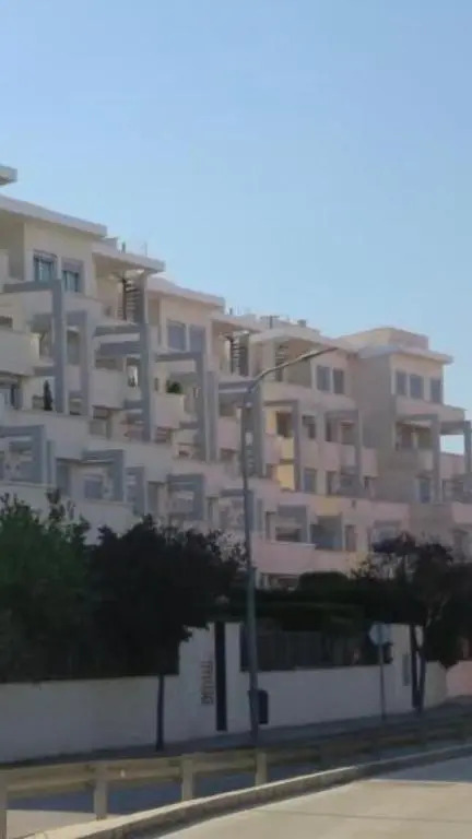 Fabulous Apartment with large pool near beach