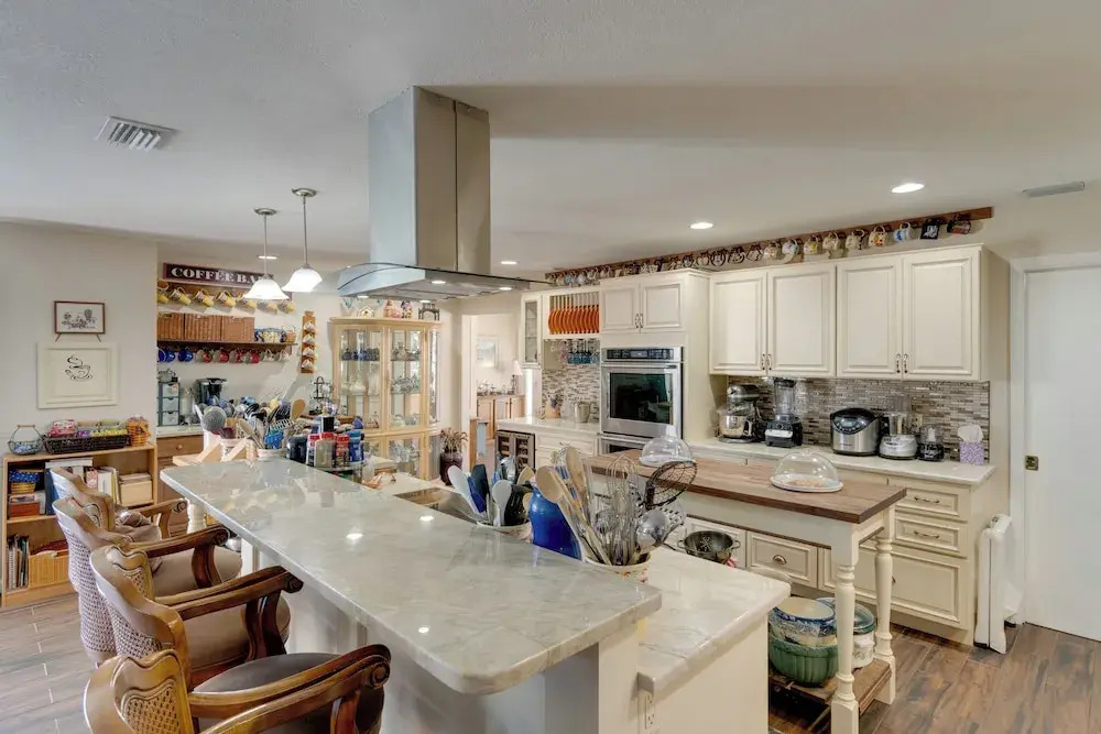4 Mi to Port Charlotte Beach Park: Gem w/ Pool