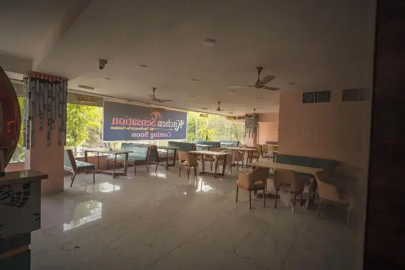 Hotel The Grand