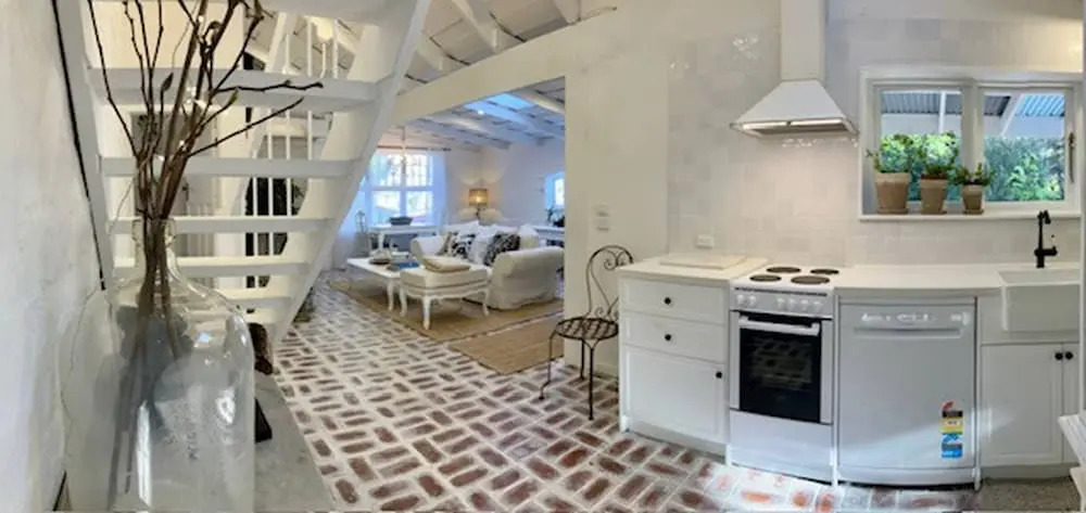 One Wee Cottage, A Romantic Secluded Provincial Abode Surrounded by Vineyards