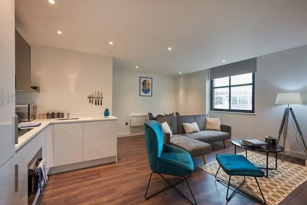 1BR Flat With a Double Bed - New Eton House Residence Slough