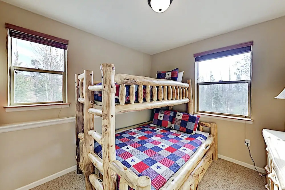 New Listing! Stylish W/ Garage & Hot Tubs 3 Bedroom Condo