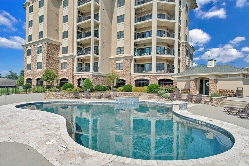 Lake Stardust - Condo With Pool ! Pet Friendly