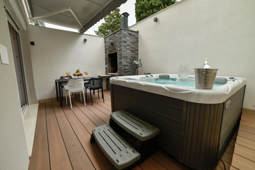 Luxury Apartment Knezovic