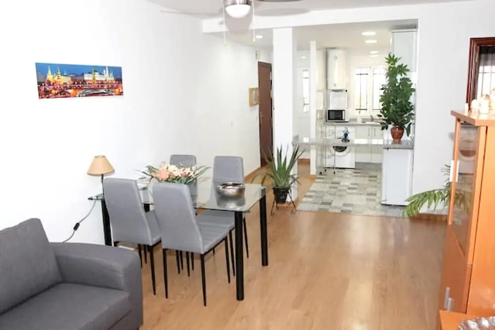 Apartment with 3 Bedrooms in Sevilla