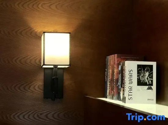 Nanning Yinyi Oriental Hotel (Nanning East Railway Station - East Passenger Transport Station)