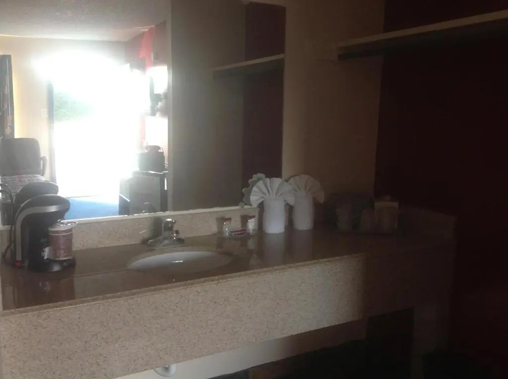 Classic Inn Early