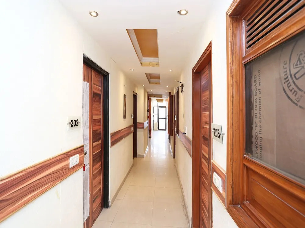 Hotel O F FIVE