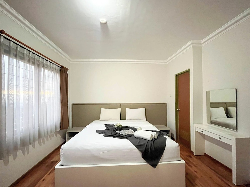 Spacious White 3Br At Grand Setiabudi Apartment