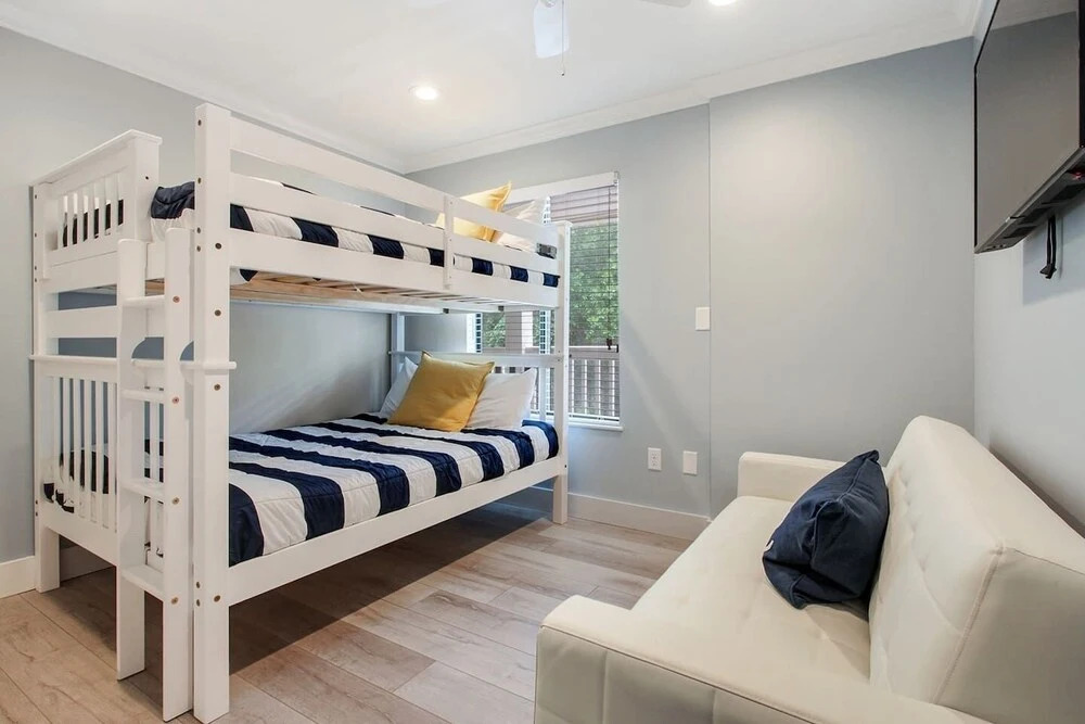 J's Beachtime - 3 Pools, Tennis, Playground 2 Bedroom Condo