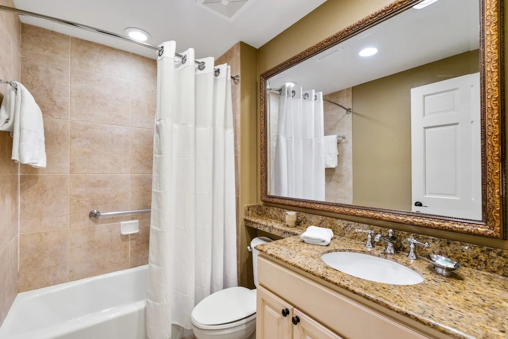 Hidden Jewel Unit 102 - 2 Br Condo