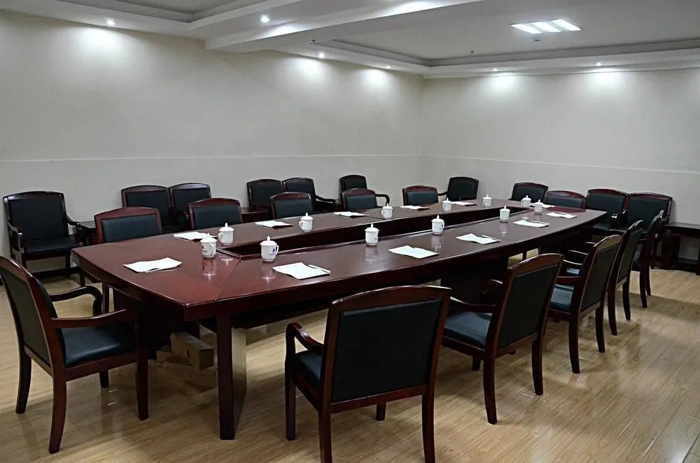Binjiang Holiday Hotel