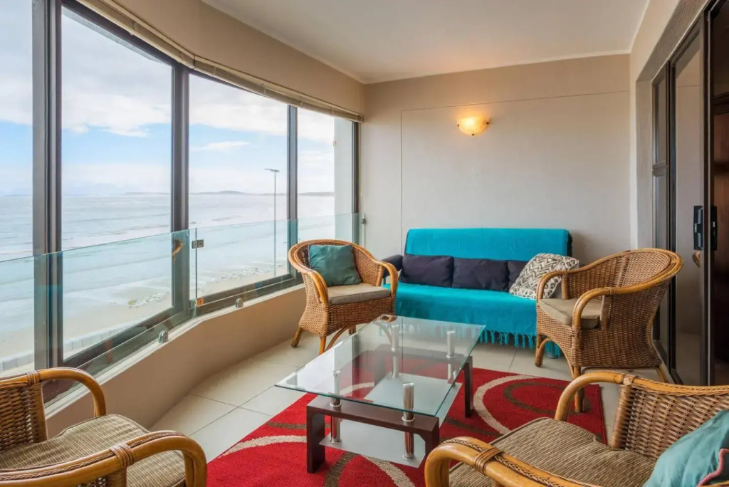 Luxurious Beach Front