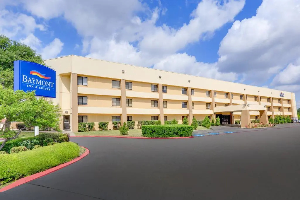 Baymont Inn and Suites by Wyndham Columbus / Near OSU