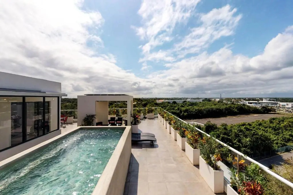 Zulim Condo - 302