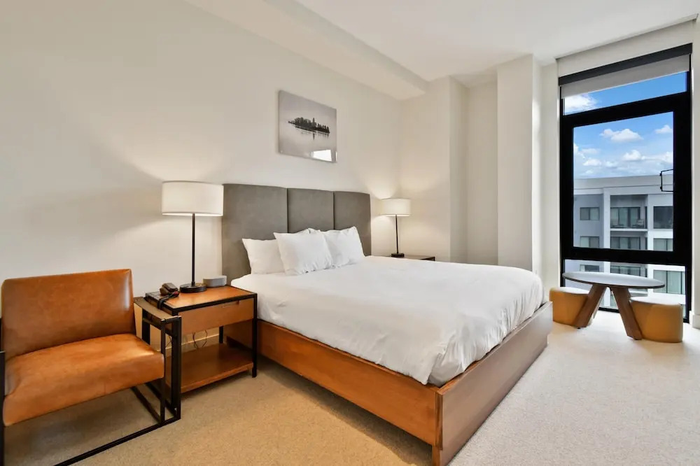 Stunning 4-bdr Penthouse With Rooftop Deck Ski-in out Access Pool hot Tubs 5-star Amenities