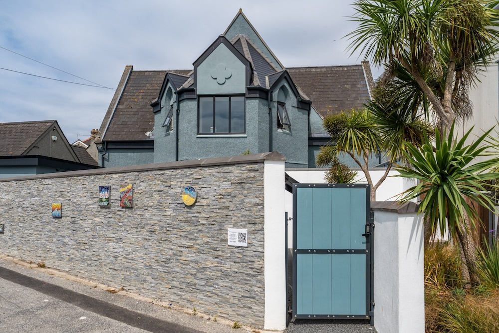 Chapel House in Newquay Near Towan Beach