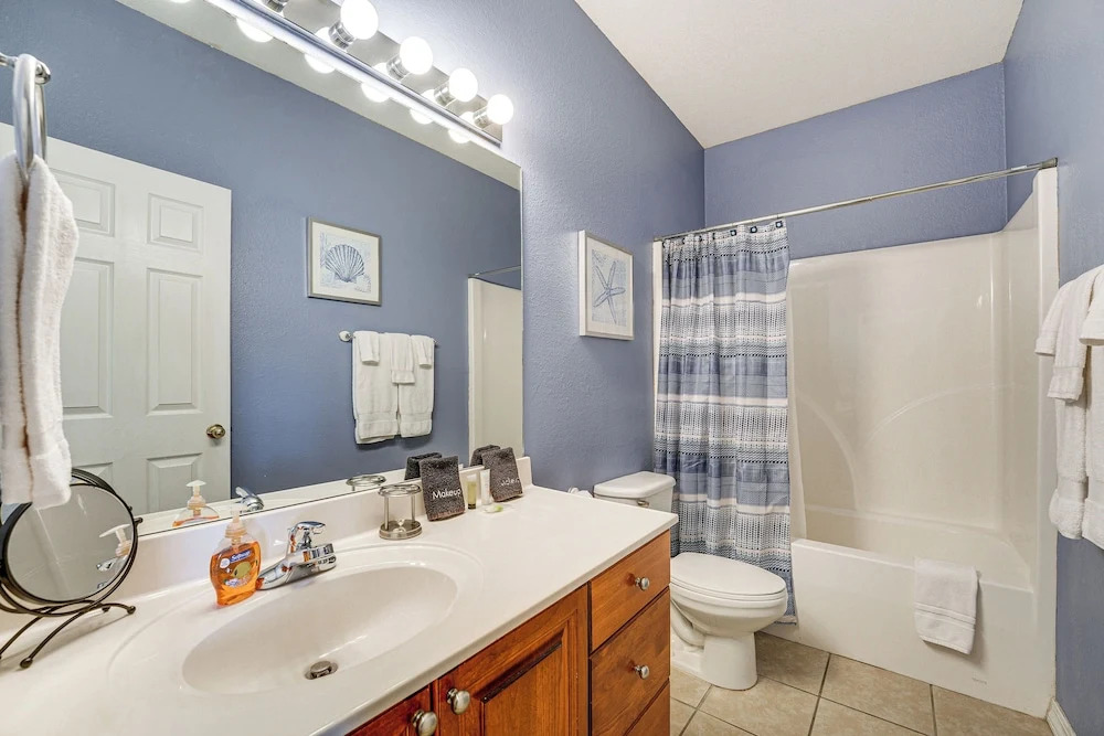 Walk to The Strip: Family-Friendly Branson Home