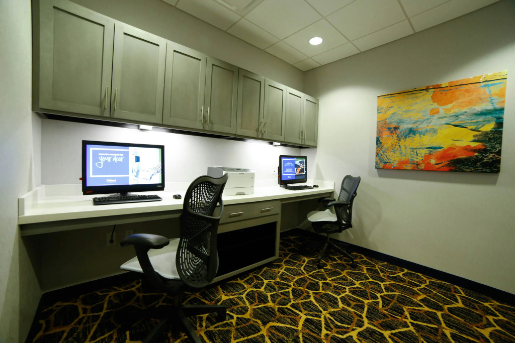 Hampton Inn & Suites Forest City