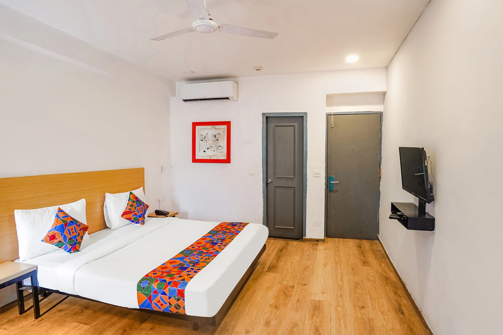 Townhouse Prayagraj Near Railway Station Formerly Santosh Palace
