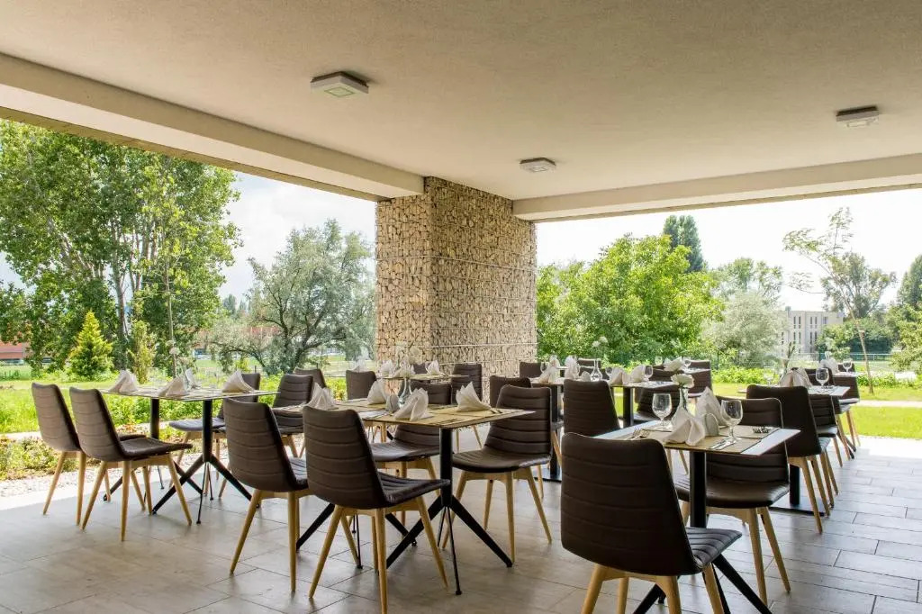 Akademia Hotel **** Balatonfured