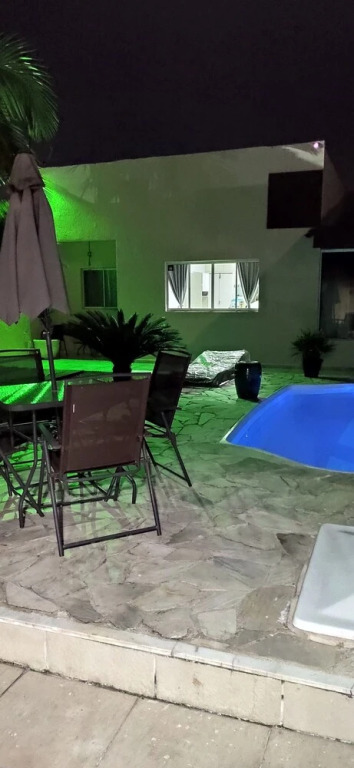 Casa com piscina em Caraguatatuba