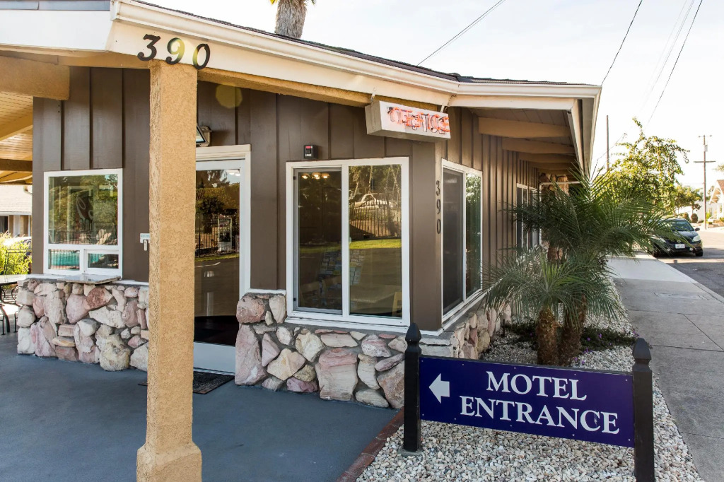 Ocean Palms Motel