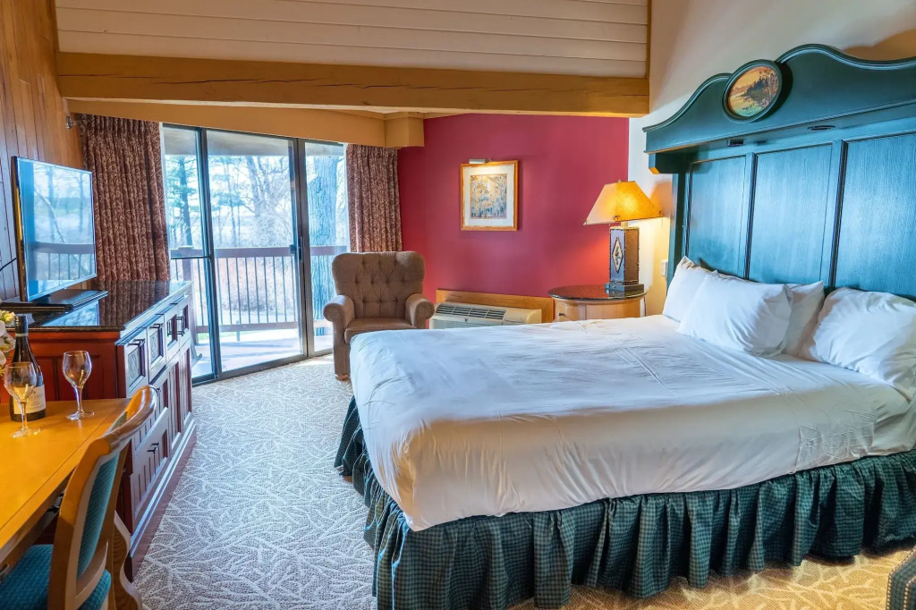 Lake Lawn Resort