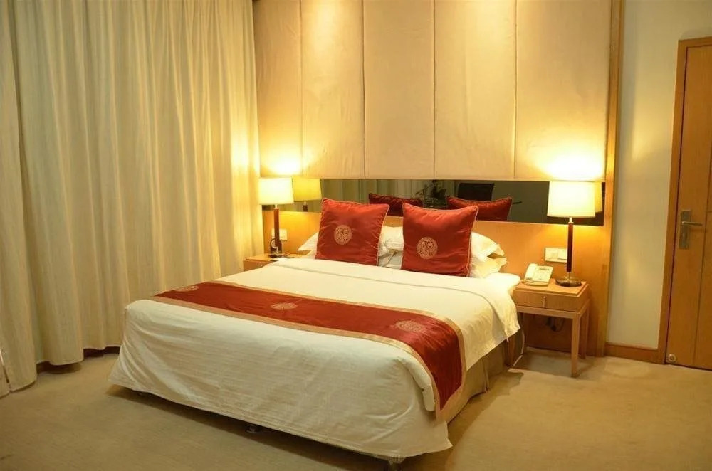 Louis Business Hotel