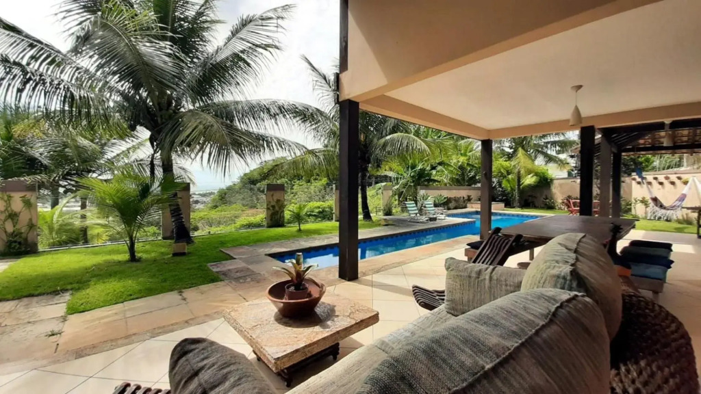 Casa dos Jacarandás com 4 quartos com vista para o mar