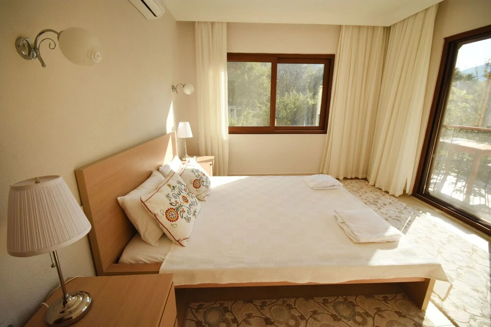 Villa Hakan 2 by Helaltatilvillari