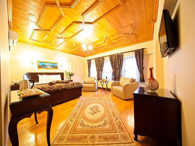 Fides Apartments